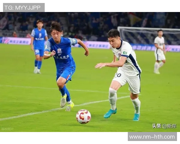 中国足球超级联赛本周日精彩对决综述:球队表现与比分一览