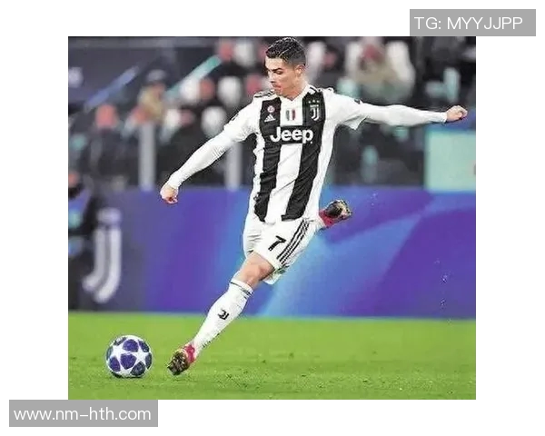 足球巨星深夜床上接电话 突破隐私的瞬间曝光 足球巨星深夜床上接电话 突破隐私的瞬间曝光